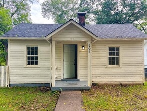 Building Photo - 795 Leonard St