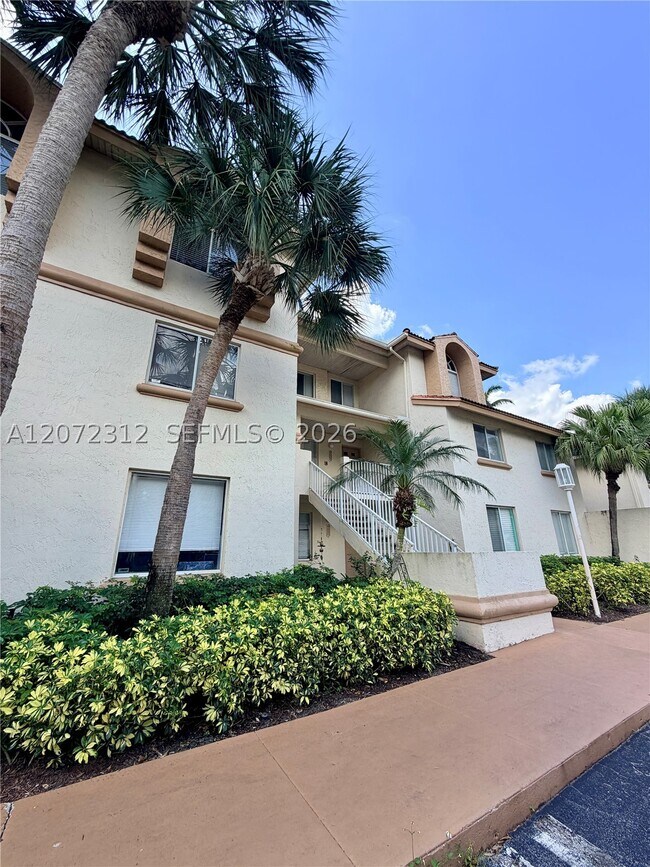 Foto del edificio - 19216 Glenmoor Dr