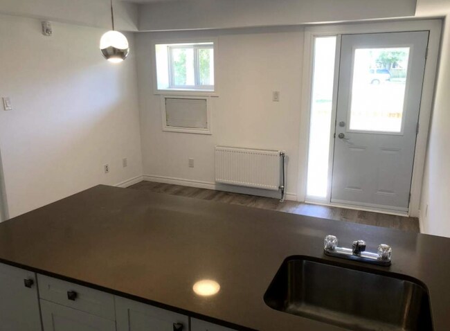 Photo du bâtiment - 625 Borthwick Ave