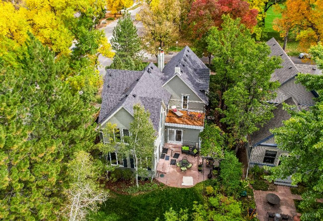 Building Photo - 2105 S Fillmore St