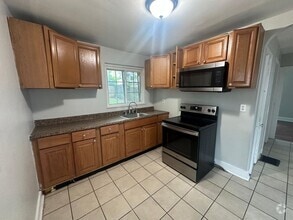 Building Photo - 123 Southview St