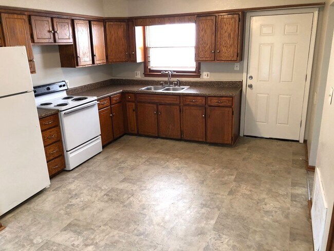 Foto del edificio - 3 Bed, 2 Full Bath House, MOVE-IN READY!!