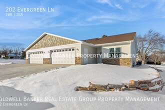 Building Photo - 202 Evergreen Ln