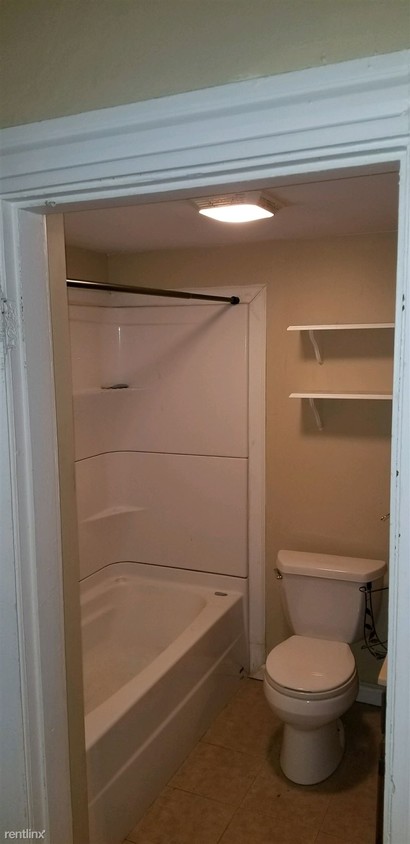 Building Photo - 1 br, 1 bath  - 114 S Jefferson Ave Apt 1