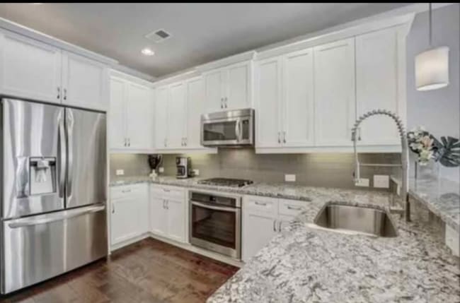 Building Photo - 2264 Lavista Ct NE