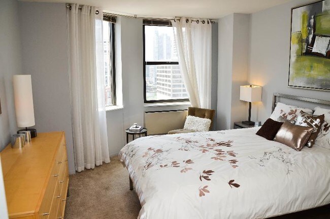 Foto del edificio - 330 W Illinois St