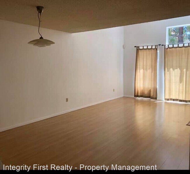 Building Photo - 2 br, 2.5 bath House - 2133 Northshore Dri...