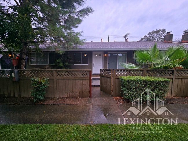 Foto del edificio - 5023 Bremner Way