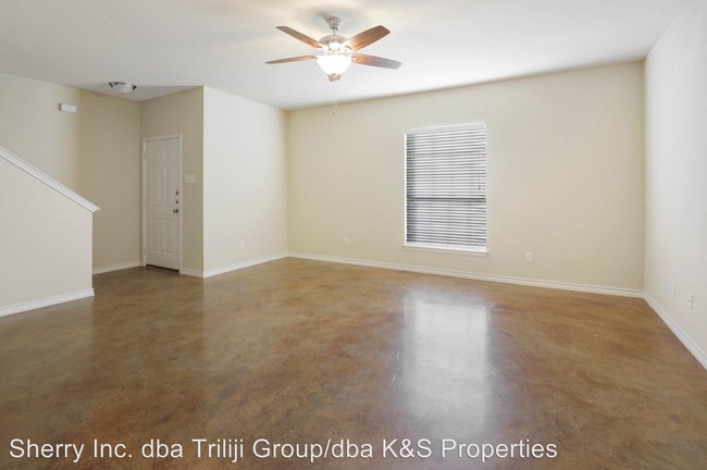 Building Photo - 110-116 Bentwood Dr