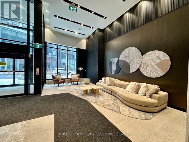 Building Photo - 20 Soudan Ave