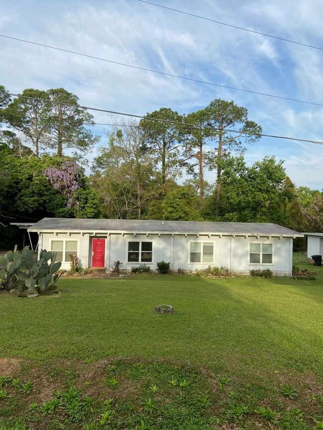 Building Photo - 208 Westminster Dr