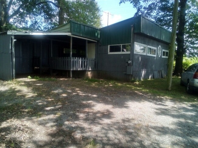 Building Photo - Tonya Choate  501 388-8794