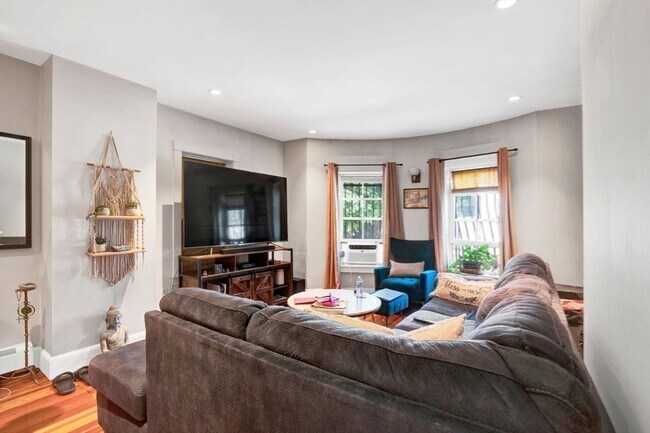 Foto del edificio - 151 Highland St