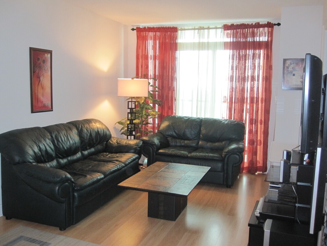 Primary Photo - 15 Greenview Av