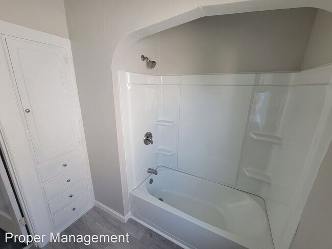 Foto del edificio - 3 br, 1 bath House - 67 West Bruce