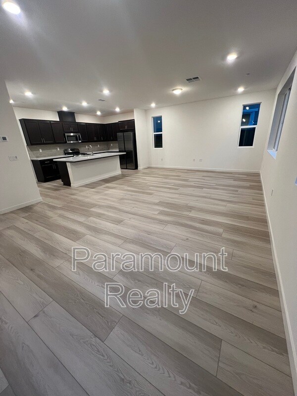 Foto del edificio - 5459 Knights Valley Ln