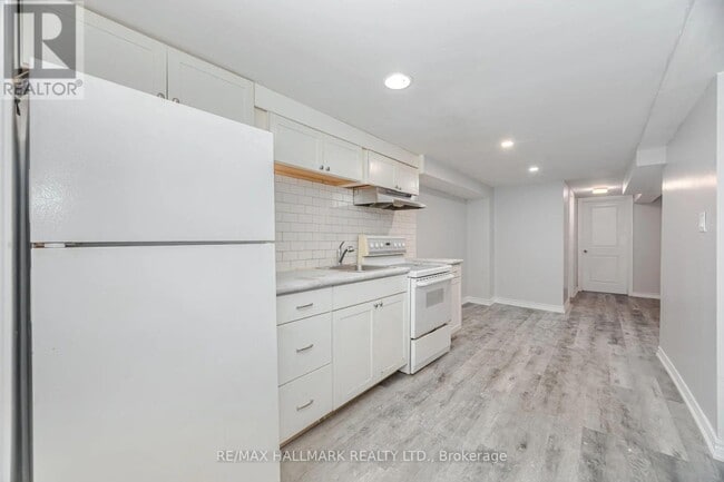 Building Photo - 88 Bernick Dr