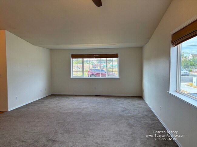 Building Photo - 1020 Academy St