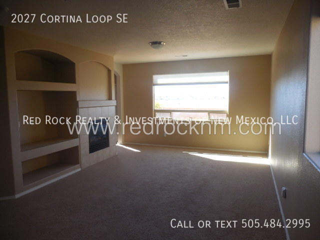 Foto del edificio - 2BR+Loft/2.5BTH Townhome in Gated Cabezon ...