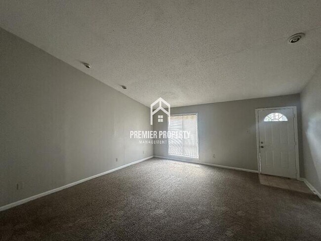 Foto del edificio - 3239 Drayton Woods Dr