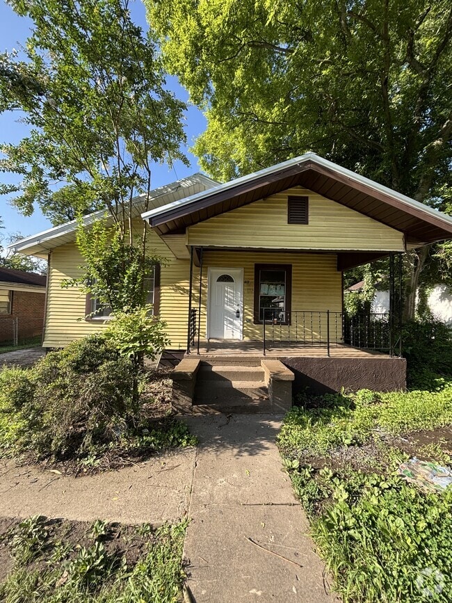 Building Photo - 513 62nd St