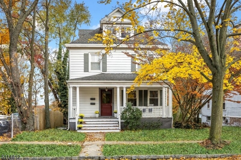 Primary Photo - 15 St Lukes Pl