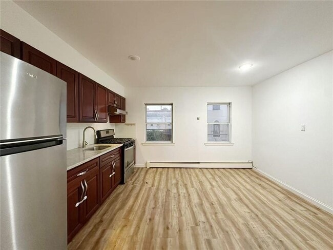 Foto del edificio - 108-51 63rd Dr