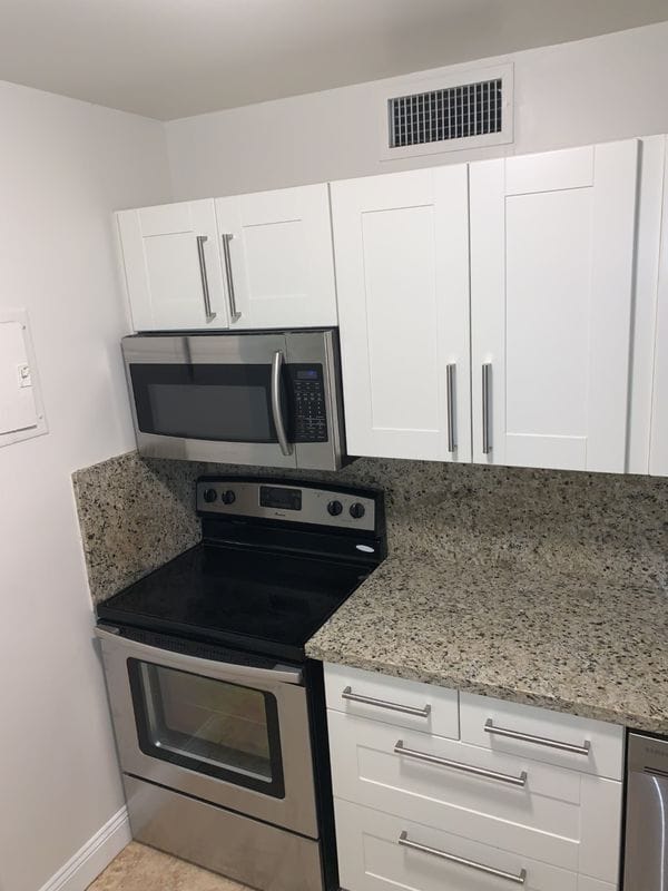 Building Photo - 3109 Oakland Shores Dr