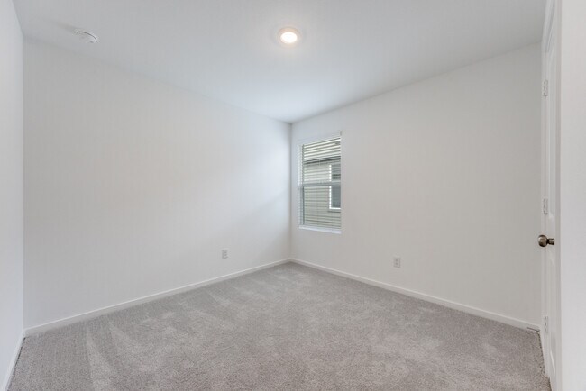 Foto del edificio - 3812 Ontario Wy