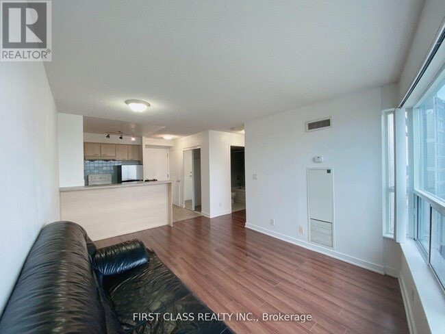 Building Photo - 36 Lee Centre Dr