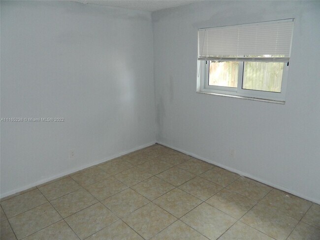 Building Photo - 1255 NW 27th Ave