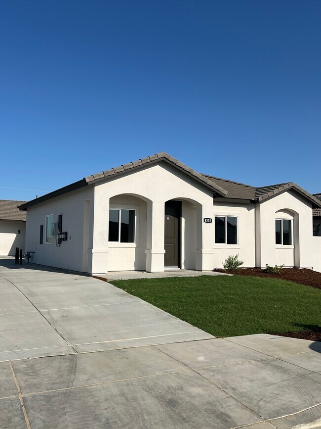 Foto del edificio - 5302 Hawkwatch Ln