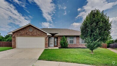 Building Photo - 1300 Selborne Pl