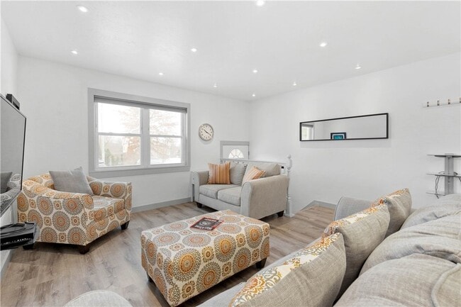 Photo - 236 S Grandview Ave Townhome