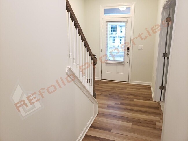Foto del edificio - Luxury 3 Story 4 BD/3.5 Bath Townhome @ Sm...