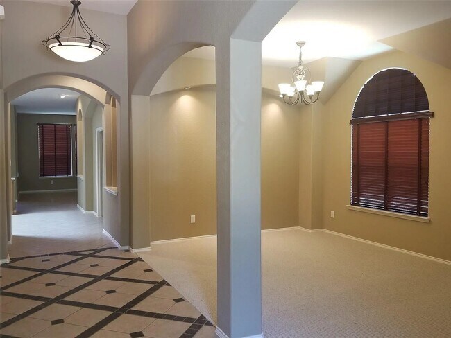 Foto del edificio - 9208 Sterling Gate Dr