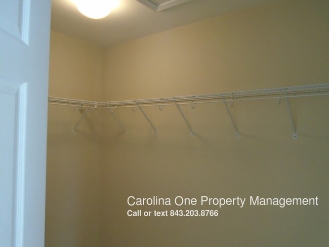 Building Photo - 9001 Parlor Dr