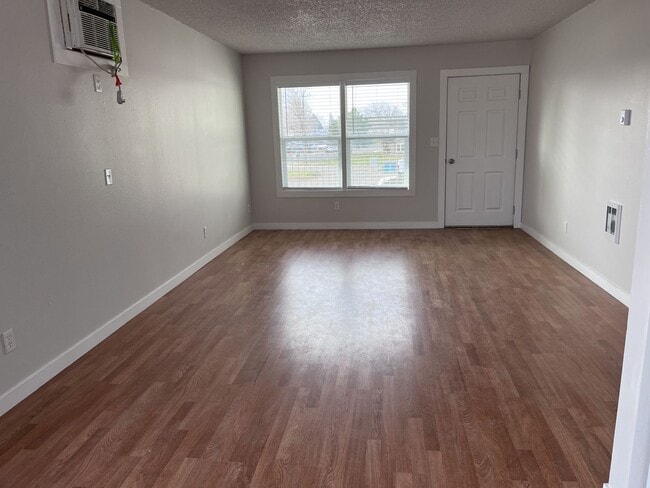 Foto del edificio - Modern Ontario Apartment