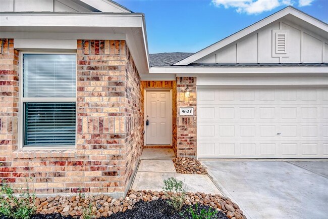 Building Photo - 9603 Fulvetta Briar Ct