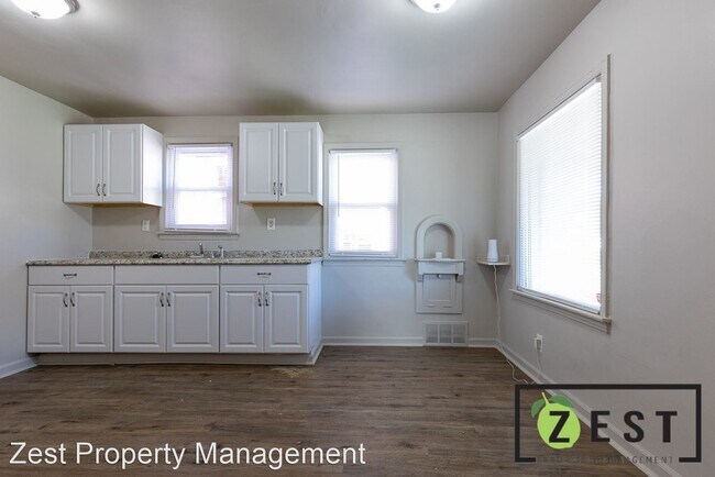 Building Photo - 3 br, 1 bath House - 15327 Marlowe Street