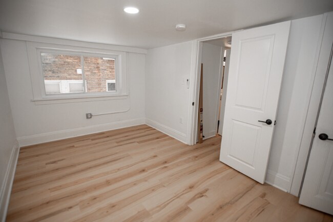 Foto del edificio - 1388 W 83rd St