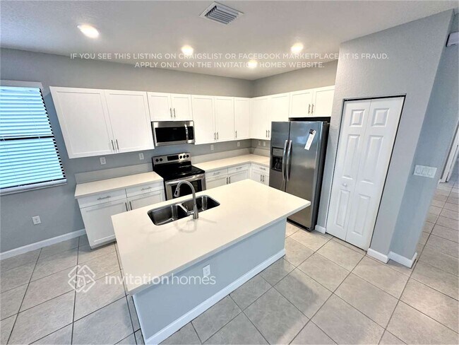 Building Photo - 3445 W 110th St
