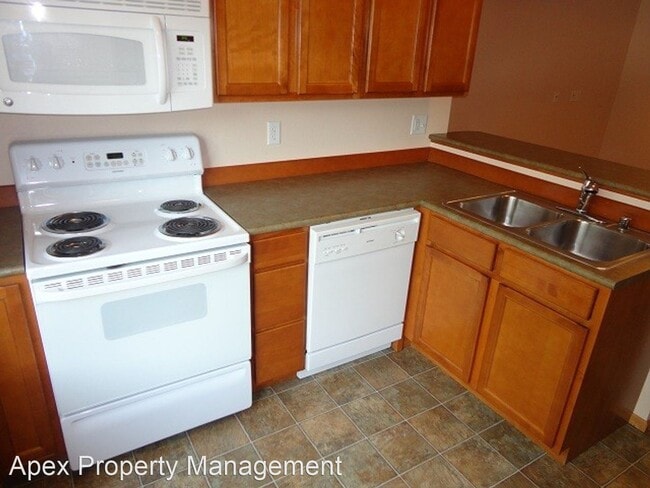 Building Photo - 1 br, 1 bath Apartment - 230 32ND STREET