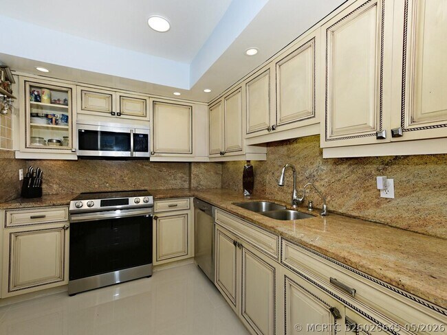Building Photo - 3450 S Ocean Blvd