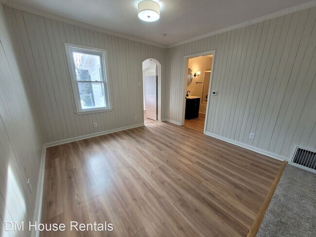 Building Photo - 2 br, 1 bath House - 5716 Ovid Ave