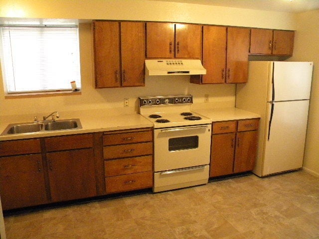 Building Photo - Yokshire Condos
