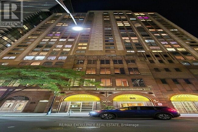 Building Photo - 25-825 Grenville St