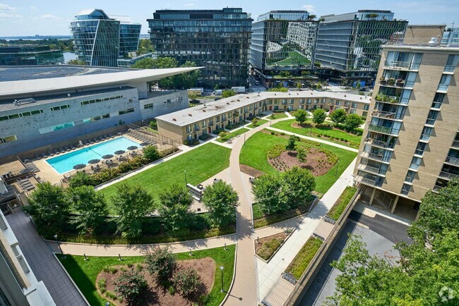 Building Photo - Waterside Towers