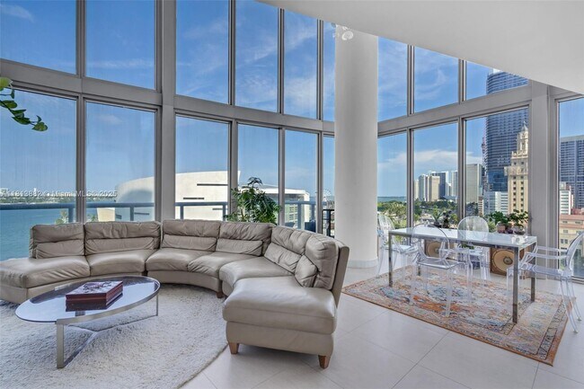 Foto del edificio - 888 Biscayne Blvd