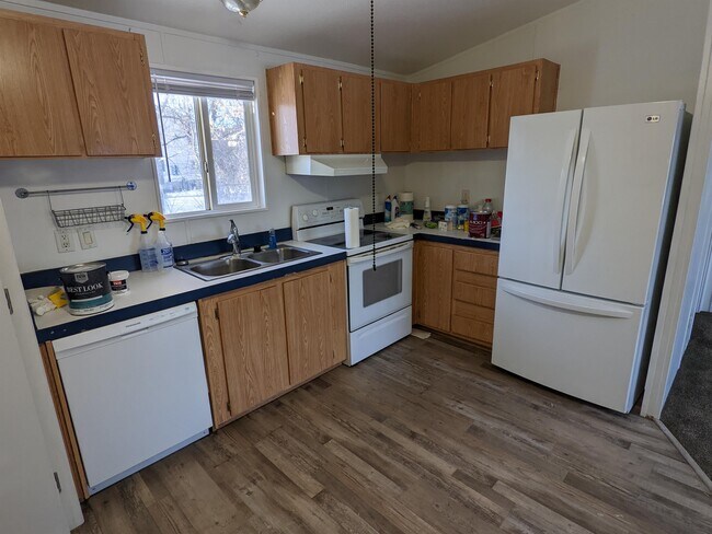 Building Photo - 364 Mill Rd